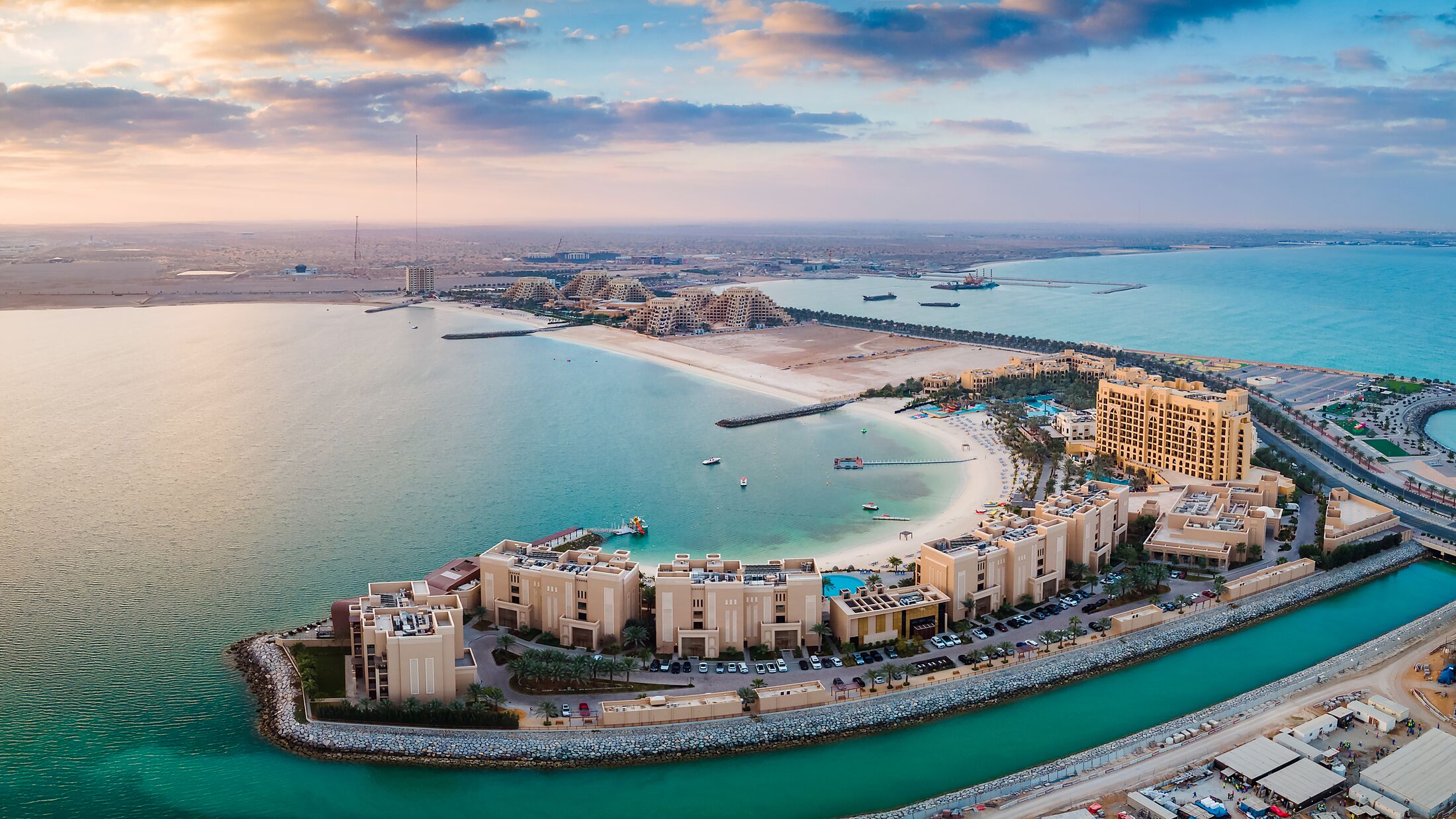 Ras Al Khaimah – Dubai thứ hai của Trung Đông – viên ngọc quý đang toả sáng