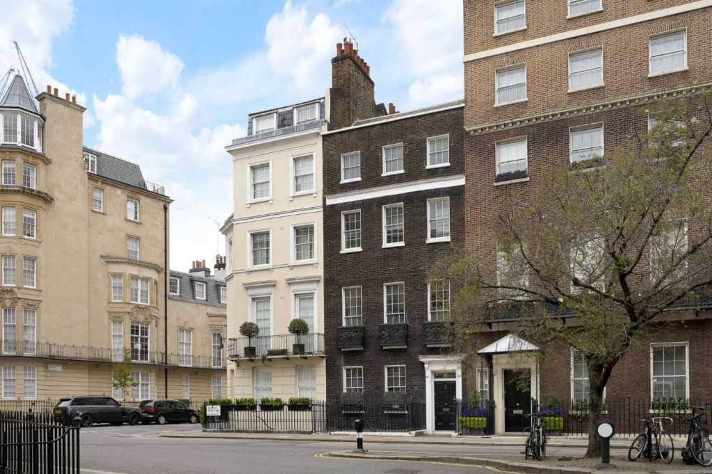UK – Townhouse tại Charles Street, London W1